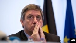 比利時內政部長讓邦提出辭職。