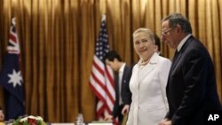 美國國務卿克林頓和美國國防部長帕內塔星期二在澳大利亞城市珀斯