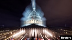 拜登总统即将发布国情咨文演说前一夜的美国国会大厦。(2023年2月6日)