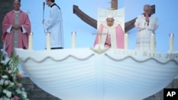 2024年12月15日，教宗方济各在访问法国科西嘉岛期间在阿雅克肖“奥斯特里茨广场”主持弥撒。