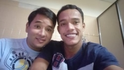José Iván López, enfermero venezolano, junto a su pareja y médico residente, Luis Manuel Fuenmayor, en la última foto que se tomaron juntos. Maracaibo, Zulia. Foto: Cortesía