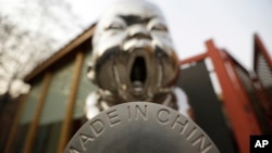 北京“798”藝術區內一座刻有“中國製造”的雕塑。（資料圖片）