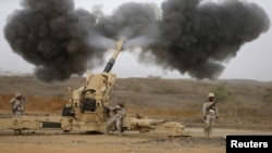 沙特軍方從邊界接壤處炮轟也門胡塞據點