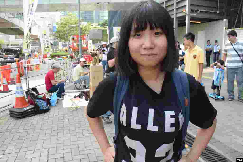 參與雨傘運動一周年活動的中學六年級學生Minna (美國之音特約記者湯惠芸照) 