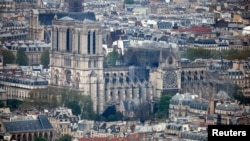 2019年4月16日，在發生大規模火災後，巴黎聖母院大教堂的一部分遭到破壞。