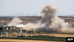 Сирийские правительственные силы провели обстрел деревни Шейх-Мустава на юге провинции Идлиб, 27 мая 2019 года