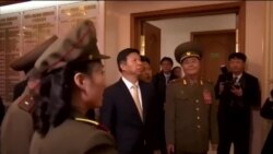 中国特使宋涛参观平壤学校