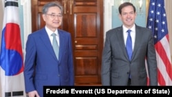 2025年7月31日，美国国务卿马尔科·卢比奥在国务院与韩国外交部长赵显举行会谈。