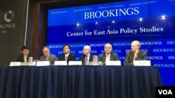布鲁金斯学会讨论美、中在亚洲软实力竞争 (美国之音钟辰芳拍摄)