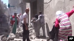 阿勒頗受到空襲下的居民