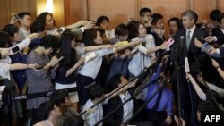 美國對北韓政策特別代表金聖鎔星期三在首爾回答記者提問。