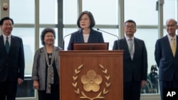 台灣蔡英文在出訪加勒比海四個邦交國以及過境美國前在桃園機場發表行前講話。 （2019年7月11日，台灣總統府提供）