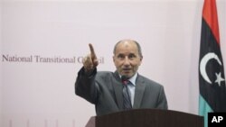 利比亞轉過過度委員會主席賈利爾週末在班加西的一個記者招待會上