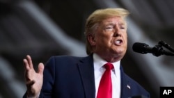 特朗普总统在路易斯安娜州的竞选集会上讲话。(2019年11月6日)