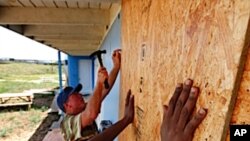 星期四北卡羅來納州為即將來臨的颶風做好準備