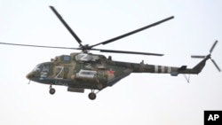 俄軍一架米-8直升機在俄羅斯佔領的頓涅茨克地區上空飛行。(2022年9月8日)