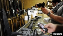 美國銷售槍支店鋪(資料圖片)