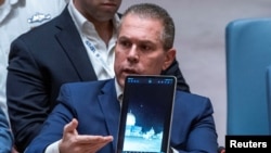 4月14日，以色列駐聯合國大使吉拉德·埃爾丹在聯合國總部舉行的中東局勢會議上向安理會成員發表講話時展示了導彈襲擊的影片。