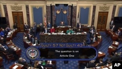 参议院电视画面截图显示，参议院以57票"有罪”和43票“无罪”的最后结果，裁决针对前总统特朗普煽动叛乱的弹劾指控不成立。(2021年2月13日)