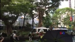 香港警方水炮車清場波及在場採訪記者