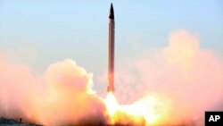 Тестовый запуск баллистической ракеты иранской армией. 11 октября 2015.