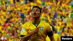 7月4日，巴西隊隊長蒂亞戈席爾瓦在同哥倫比亞隊進行的四分之一決賽中射門得分