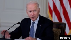 美國總統拜登在白宮會晤古巴裔美國人領袖。(2021年7月30日)