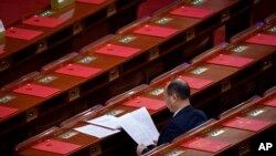 中國全國人大常委會委員長趙樂際日前意外缺席了原定主持的全國人大會議閉幕儀式，引發可能“出事”的輿論關注。