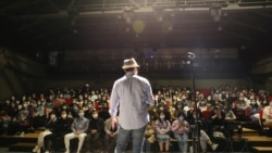 “帶著鐐銬跳舞”的中國脫口秀