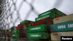 美國維吉尼亞州朴茨茅斯的港口碼頭堆滿了來自中國的貨櫃。 （2024年10月1日）