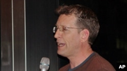 英國衛報資深駐華記者華衷