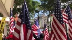 香港抗议活动中的美国旗手队伍