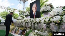 美國衛生部長阿扎爾8月12日前往台北賓館追思台灣已故的前總統李登輝。（台灣外交部提供）