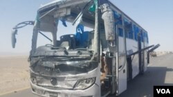 在巴基斯坦西南部俾路支省查盖县一辆载有中国工人的大巴受到自杀式炸弹攻击。（2018年8月11日）
