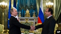 俄羅斯總統普京與法國總統奧朗德(資料照片)