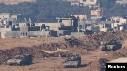 以色列坦克車在加沙走廊行進。（2023年12月30日）