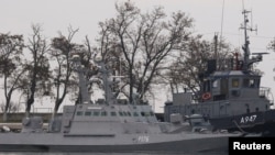 一艘被俄罗斯扣押的乌克兰军舰（路透社）