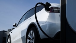 ຄົນລາວ ຈຳນວນນຶ່ງຍັງບໍ່ເຊື່ອໝັ້ນໃນລົດໄຟຟ້າ ໃນຂະນະທີ່ມັນຊ່ວຍປະຢັດຄ່າໃຊ້ຈ່າຍໄດ້ຢ່າງຫຼວງຫຼາຍ