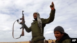 親卡扎菲部隊擊退東部的利比亞反對派