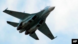 俄罗斯苏-30战机在飞行（2006年）。