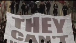 2014-03-02 美國之音視頻新聞: 香港13000人遊行譴責暴力攻擊