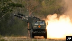 资料照片:美国和菲律宾军队在演习中.