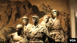 北京卢沟桥旁抗日战争纪念馆中狼牙山五壮士的雕像(东方 拍摄)