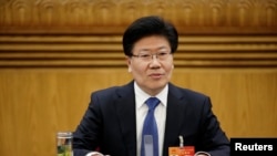 中共新疆自治区党委书记张春贤在两会期间的新疆代表团会议上（2015年3月10日）