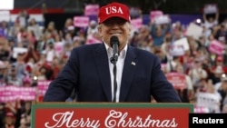 川普在他的“答謝之旅”集會上發表講話，2016年12月17日