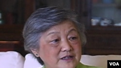 章含之2006年接受美國之音專訪的視頻截圖