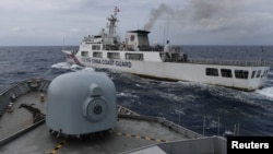 印尼巡邏艇遇到了在印尼北納土納專屬經濟區的中國海警船。（2020年1月11日）