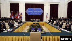 美国总统奥巴马11月19日在金边出席东盟峰会