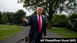 特朗普今天早上離開白宮前。