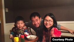 王夕越在美國時與妻兒的全家福照片 (王夕越妻子提供)